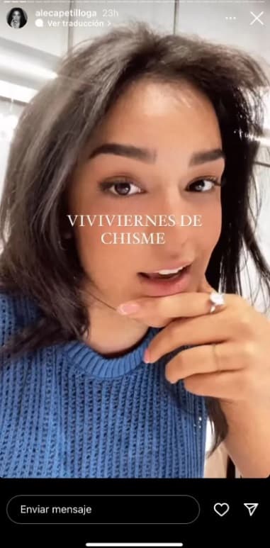 La joven de 22 años, quien también se desempeña como influencer en redes sociales, constantemente está en contacto con su casi medio millón de seguidores en Instagram. En una dinámica de preguntas y respuestas, sorprendió al lucir un anillo similar al que se da como símbolo de compromiso antes de contraer matrimonio.