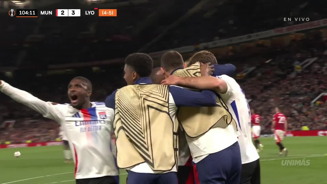 ¡Gol del Lyon! Cherki firma la remontada y todo Old Trafford enloquece