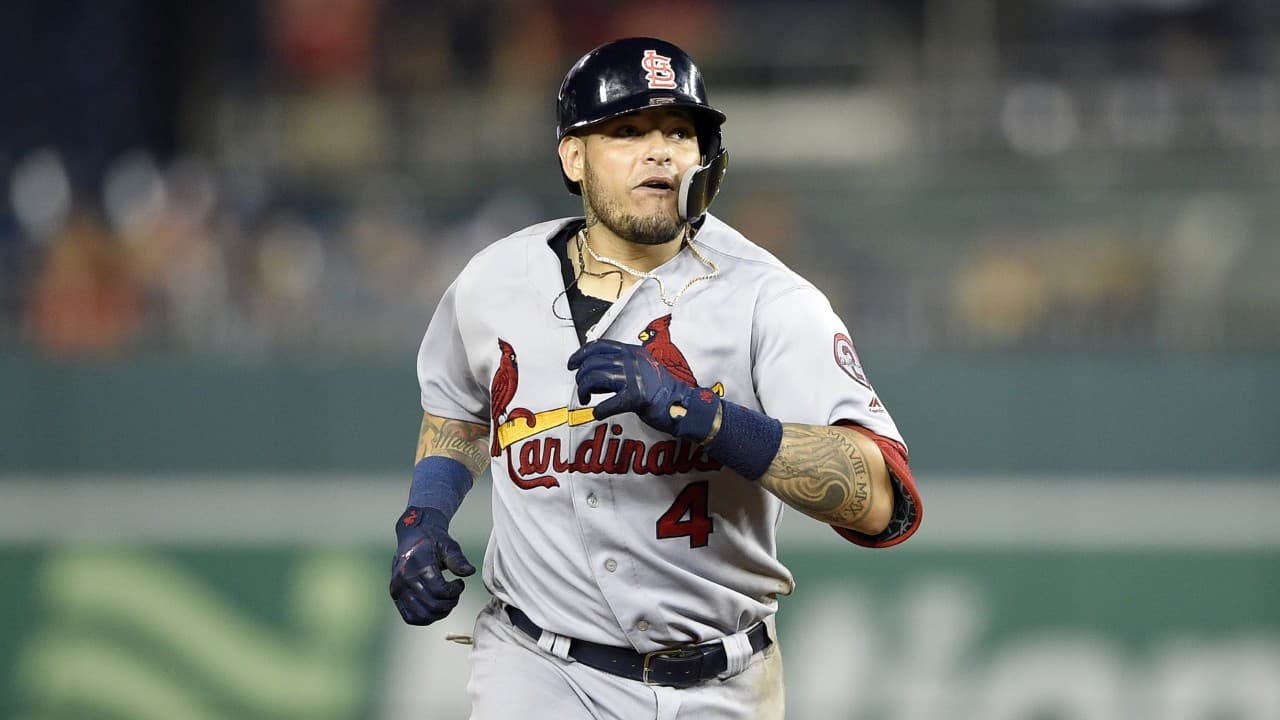 Yadier Molina gana el Premio Roberto Clemente por sus esfuerzos por Puerto Rico