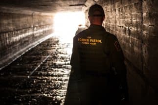 En Arizona, agentes señalan que la agresividad de los indocumentados que se oponen al arresto va en aumento. (Crédito: cbp.gov).