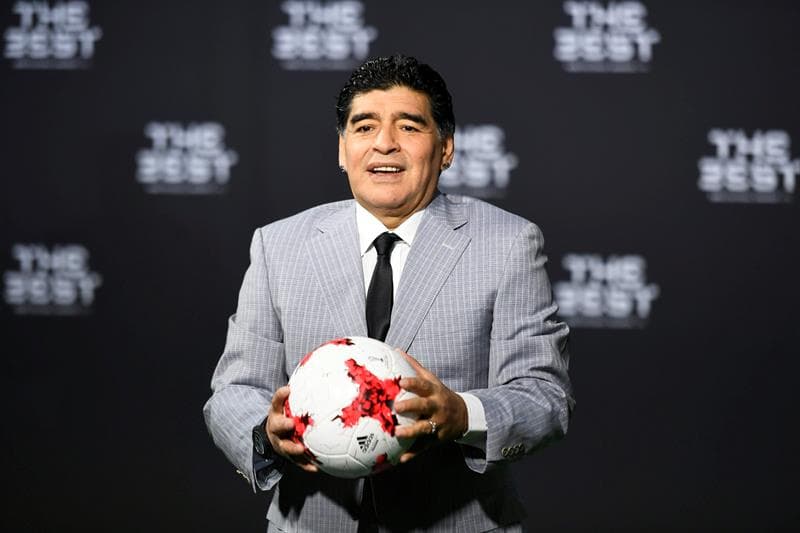La pelota no se mancha, como diría el propio Diego Maradona. Ese fue su principal instrumento en cancha.