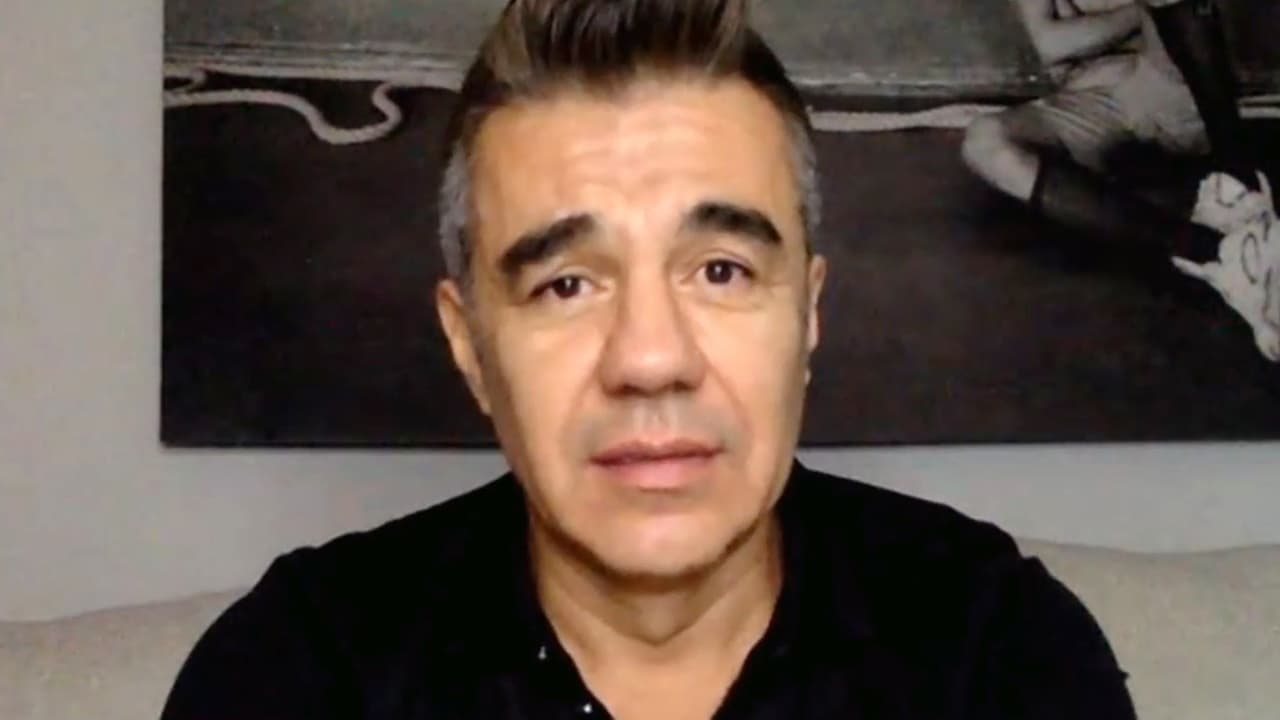 ¿Se enojó? 
<a href="https://www.univision.com/shows/despierta-america/la-gente-es-muy-chismosa-adrian-uribe-aclara-si-se-molesto-con-omar-chaparro-por-revelar-el-sexo-de-su-bebe-video">Adrián Uribe</a> nos cuenta qué le pareció que su amigo Omar Chaparro se le adelantara a revelar el sexo de su bebé.