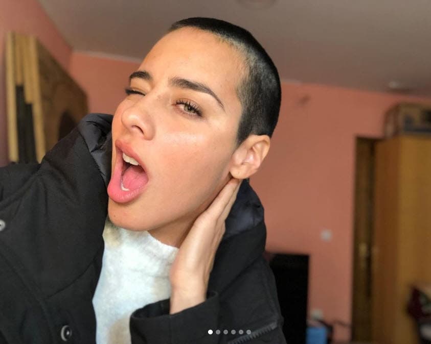 Un año después, la actriz mexicana se volvió a pronunciar sobre el tema, pero en esta ocasión utilizó un fragmento de la canción 'Humble' del rapero Kendrick lama.
<br>