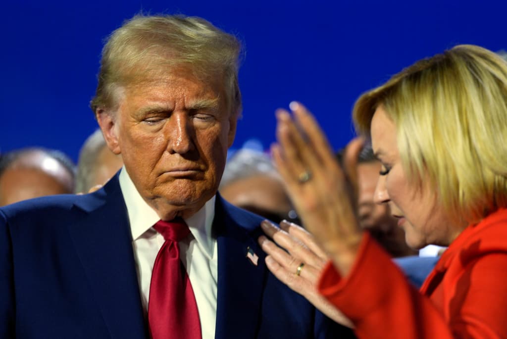 ¿Quién es Paula White, la televangelista y asesora espiritual de Trump que lo comparó con Jesucristo? 