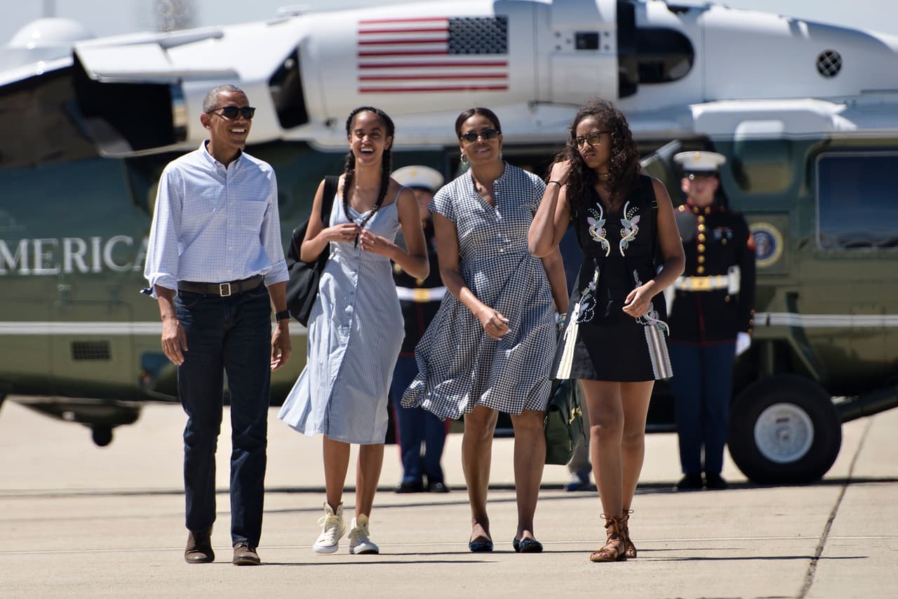 Resolución #8: Buscaré un vestido de algodón ya sea de cuadros tipo picnik -como este que usó recientemente Michelle Obama en su viaje familiar- y con él dejaré de temerle a los vestidos y los haré mi prenda favorita.