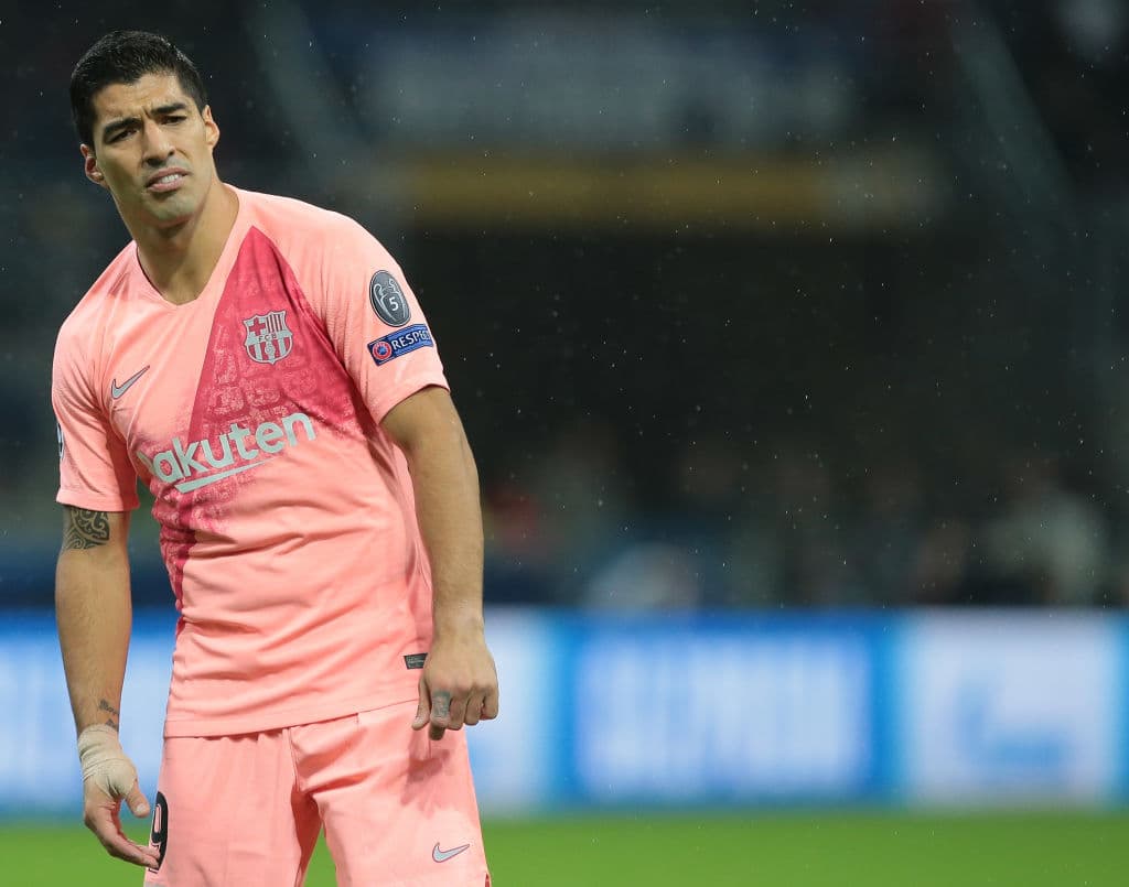 Barcelona cortó su racha ganador con un empate 1-1 de visitante contra Inter en Milán y aunque quedó de líder del grupo B aún no confirmó su cupo en los octavos de final de la Champions League.