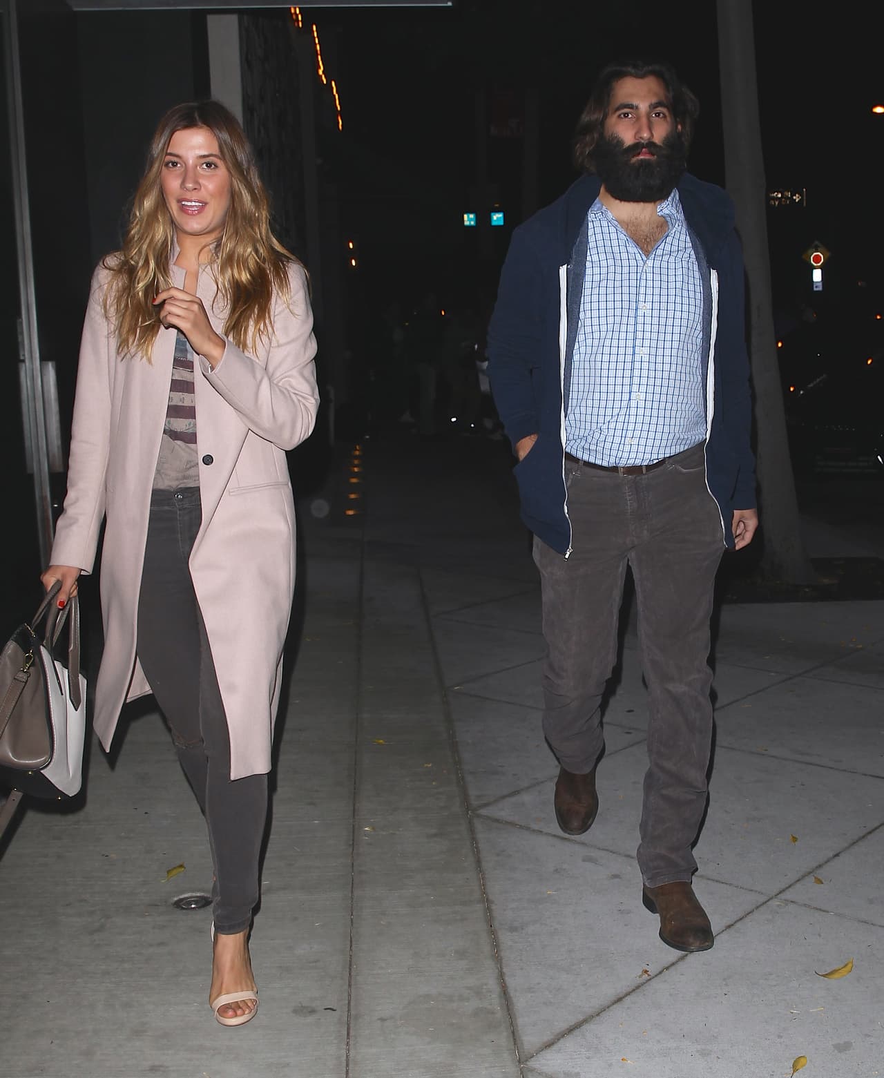 La hija de Luis Miguel salió a cenar con un galán peculiar. ¿La flechó Cupido?