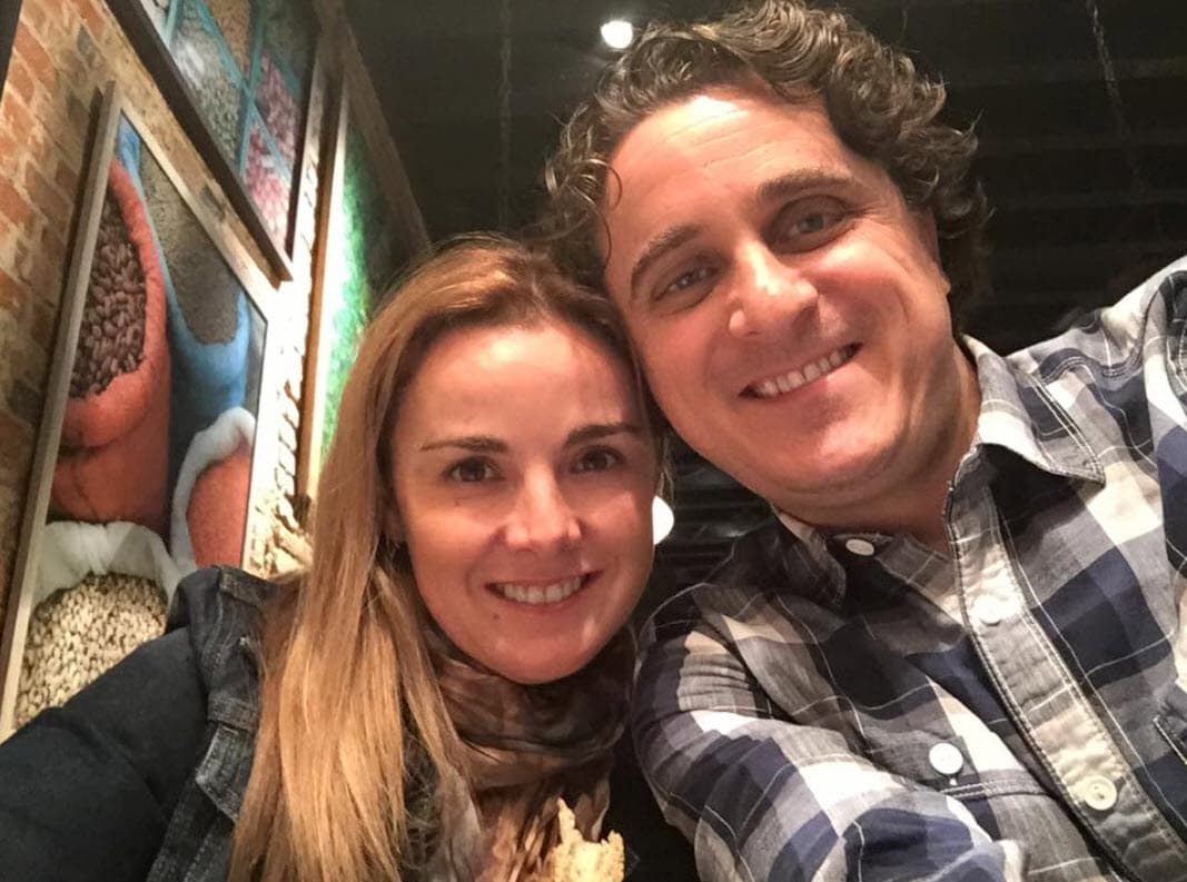 Solo invitaron a alrededor de 15 personas, principalmente familiares, siguiendo los protocolos de sana distancia que pidió el gobierno mexicano para evitar posibles contagios. 
<br>