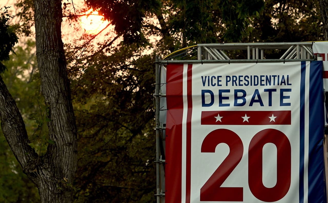 El sol se pone cerca de la Universidad de Utah, el sitio del primer debate vicepresidencial de las elecciones de Estados Unidos.