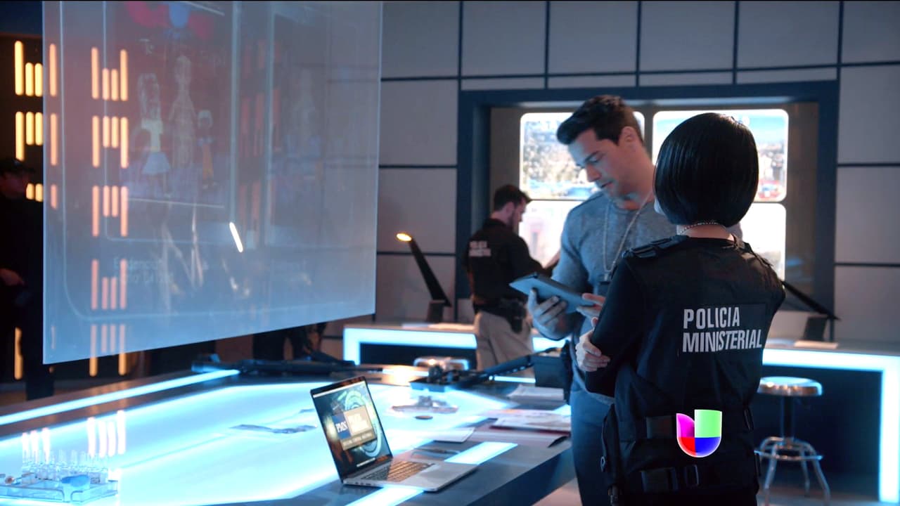 ¡Claro! Pamela es la que te llevará a ‘La Sombra’.