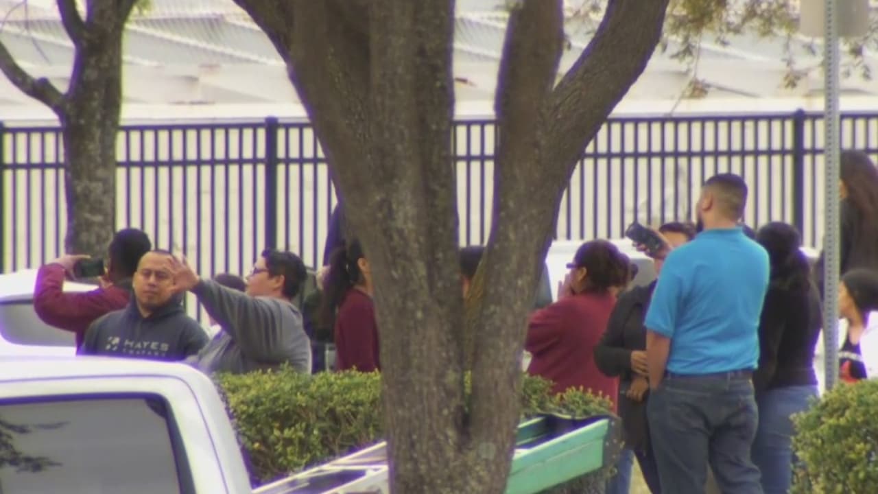 ¿Dónde puede obtener ayuda después de la redada en Allen?