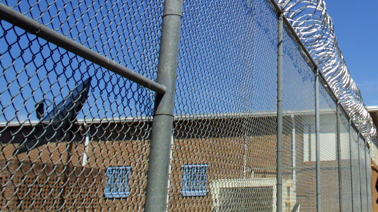 Juez federal rechaza liberar 4,000 presos del condado Harris 