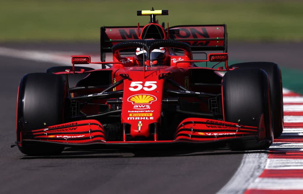 Con tiempo de 1:15.875 , el finlandés Valtteri Bottas se quedó con la pole position por delante de su compañero Lewis Hamilton y el neerlandés Max Verstappen de Red Bull Racing. El piloto mexicano Sergio Pérez se quedó con el mejor cuarto tiempo y no pudo conseguir la soñada primera pole position de su carrera.