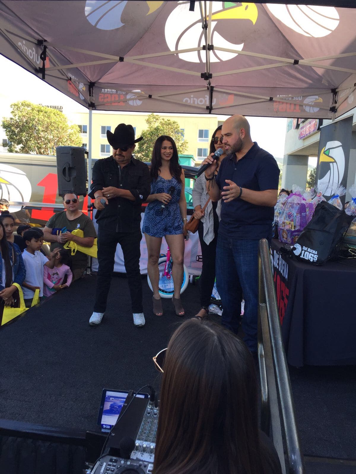 Raúl 'El Pelón', Carla Medrano y El Feo se enamoraron del cariño por parte de sus seguidores en San Diego.