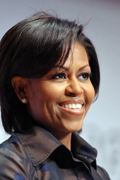 La primera dama siempre se ocupa de la salud, disciplina y éxito de sus hijas, antes que de la política, aunque en ambas tareas se saca un 10. Ha demostrado que además de ser una profesionista exitosa, madre dedicada y luchadora incansable, es una icono de moda y 'glamour'. Sin duda, ella es ejemplo y motivación para muchas madres que deben ser líderes, fuera y dentro de casa.