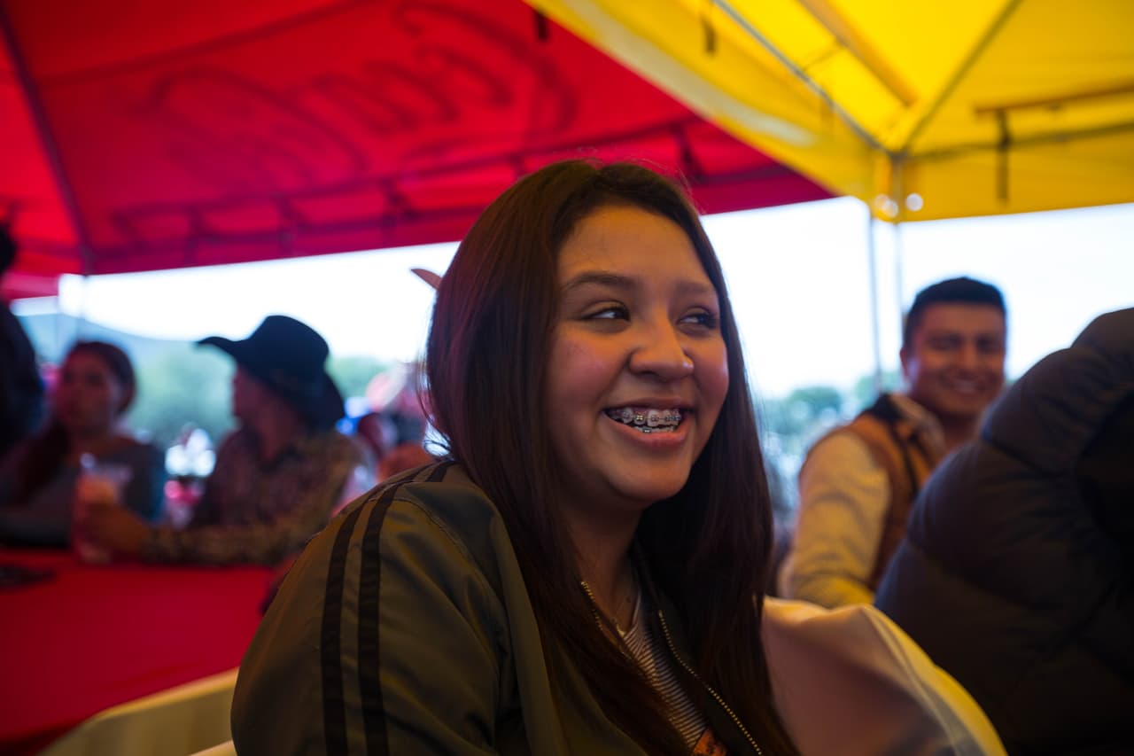 Aylin Rojas, 14, no celebrará fiesta de XV años: “Se me hace tan desesperante planear todo. Preferiría que me llevaran de viaje”. Sus hermanas tampoco hicieron fiesta de XV.