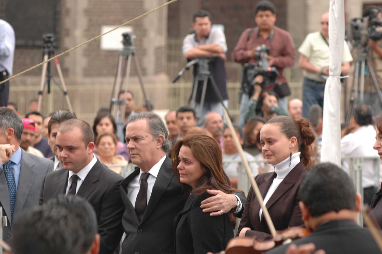 Tras el fallecimiento de la cantante española en 2006, inició una disputa por su fortuna entre sus hijos Carmen, Antonio y Shaila con su padre Antonio Morales Jr.