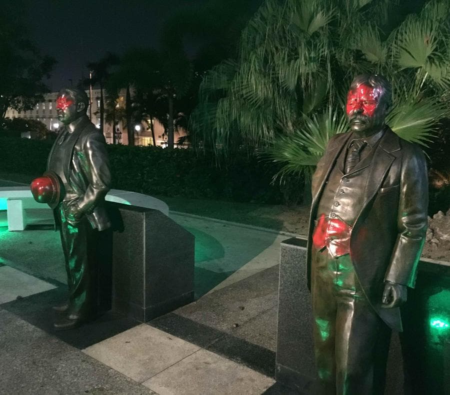 Vandalizan con aerosol estatuas de expresidentes EEUU frente Capitolio de Puerto Rico