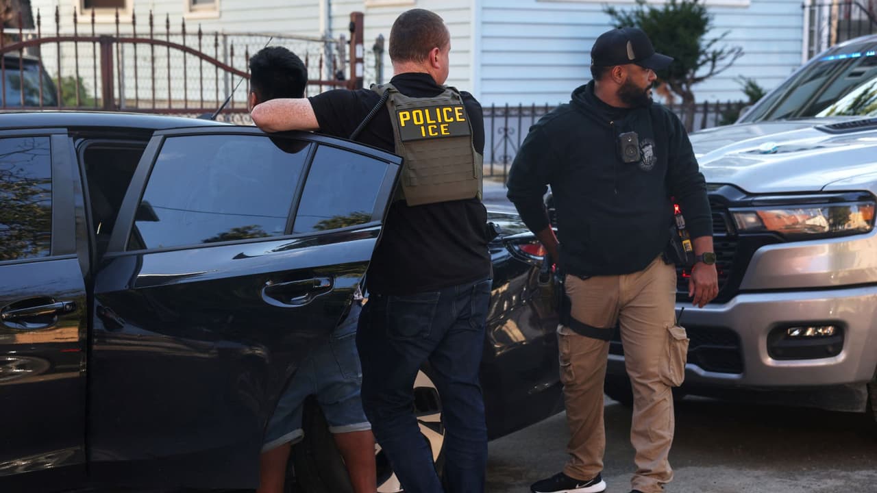 Ro Khanna propone abolir ICE como parte de estrategia demócrata para recuperar el Congreso
