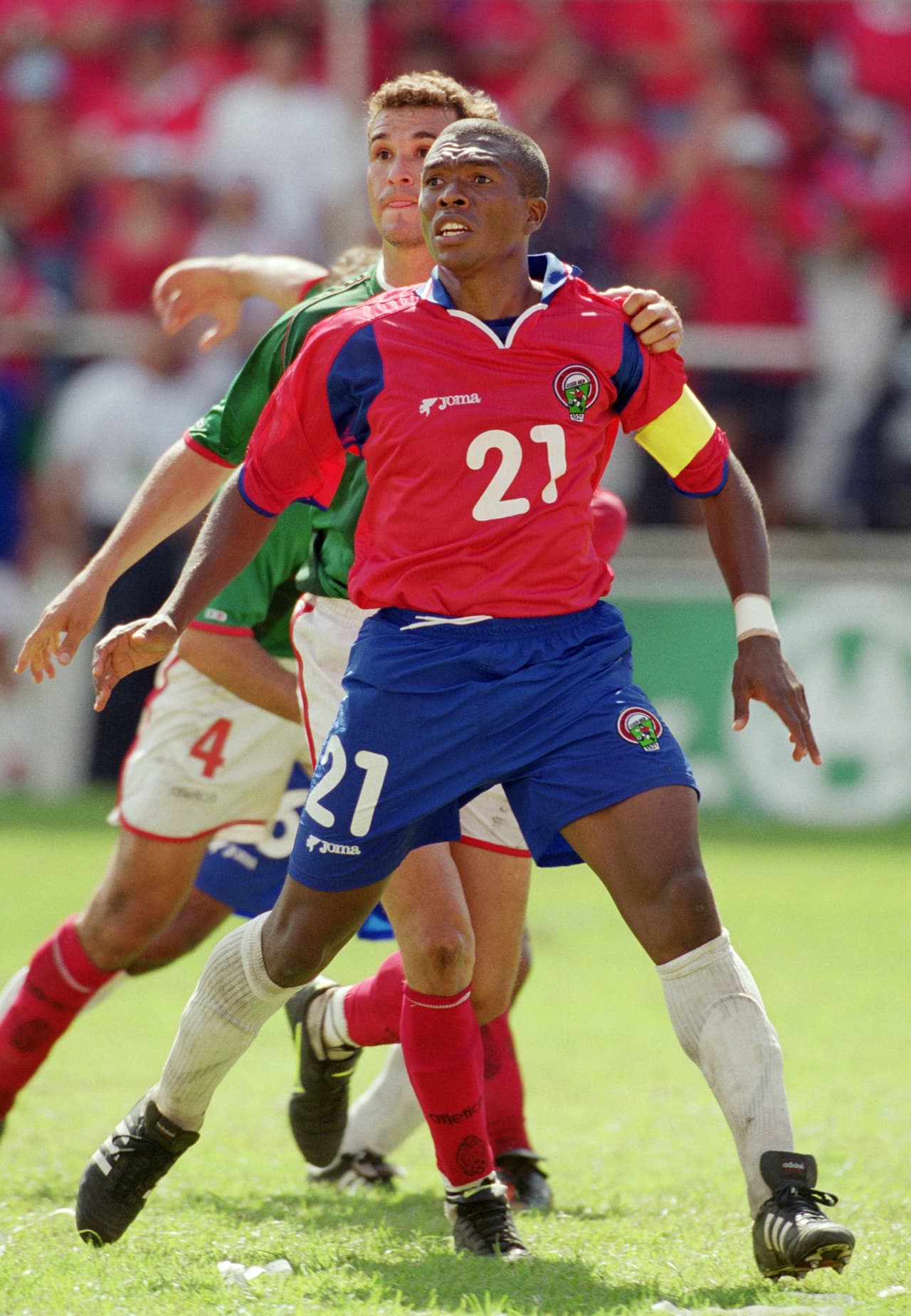Reynaldo Parks (Mediocampista) - Fue el capitán en aquella tarde del 'Aztecazo'. Jugó en equipos costarricenses y en México para los Tecos y los Jaguares de Colima. Se perdió el Mundial de Corea y Japón 2002 por una lesión de rodilla.