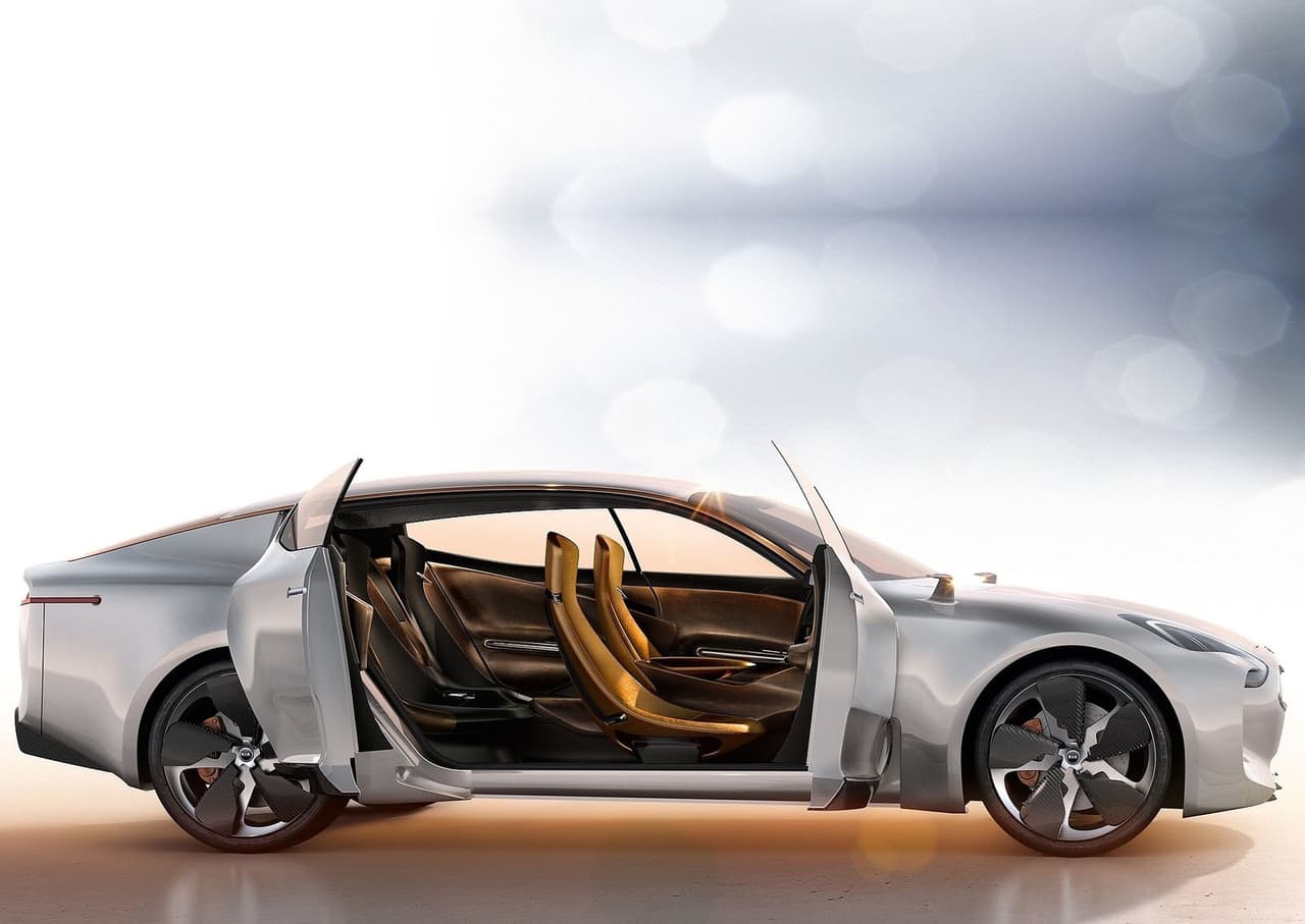 El Kia GT será un coupé con puertas traseras y que se desplegará en 3 variantes de motorización.