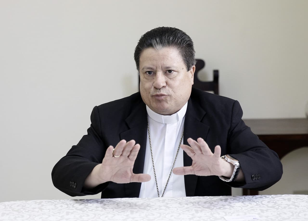 El arzobispo de San José aseguró el año pasado que, si no actuó antes con las denuncias por abusos en el seno de la iglesia fue porque no tenía el cargo actual y por falta de experiencia.