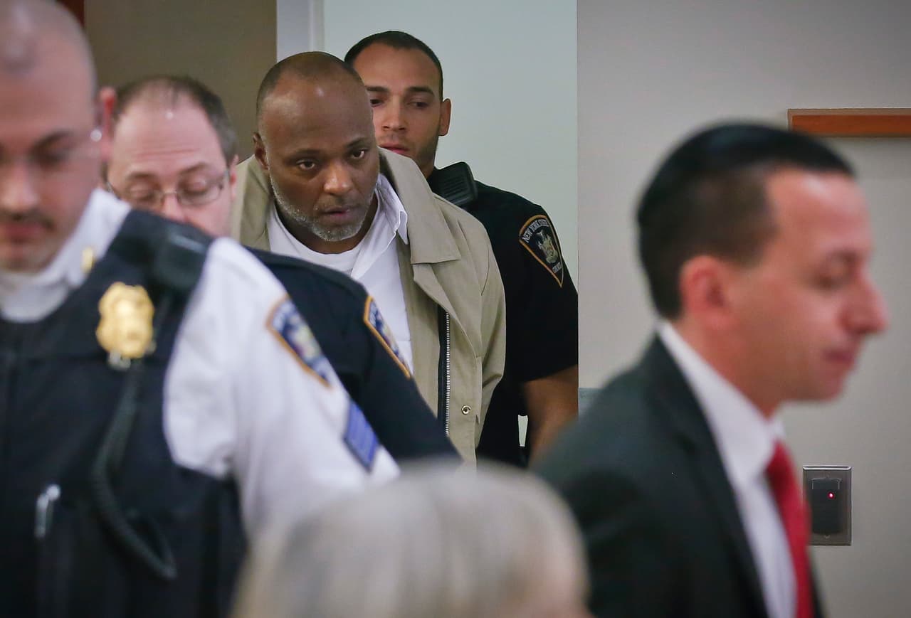 Liberan a un hombre que cumplió 20 años en la cárcel por un crimen que no cometió