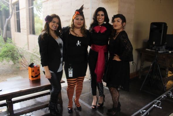 ¡Así es como Univisión Arizona celebra el Halloween!  Dulces, calaveras, disfraces y mucha diversión. 