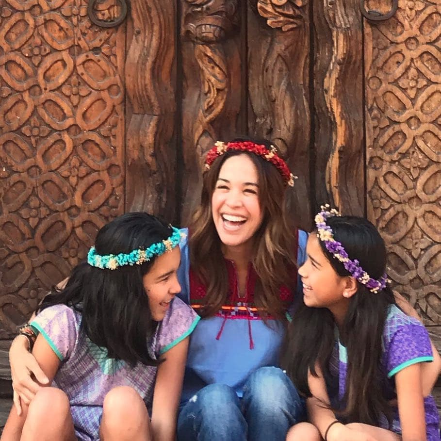 Karla Martínez está feliz con la familia que ha forjado junto a Emerson Pereza. Sus hijas Antonella y Michaella de 11 y 12 años son la bendición más grande de su vida.
<br>