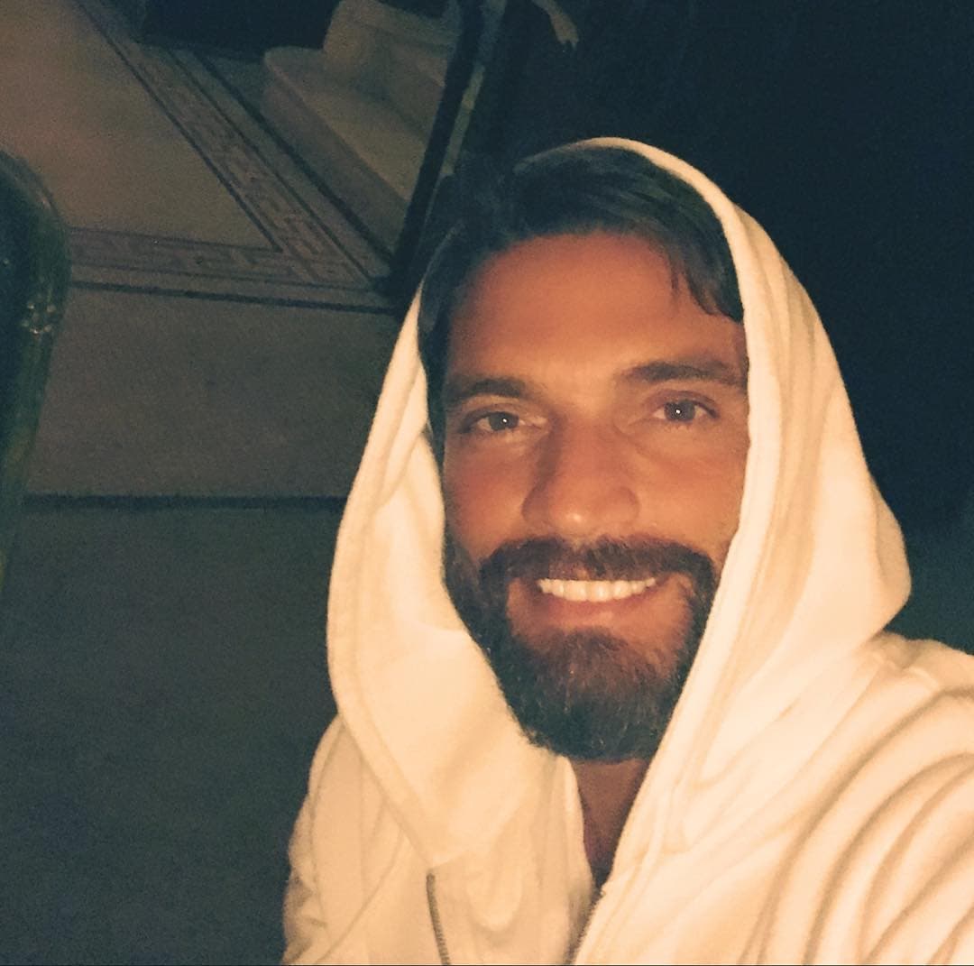 <b><a href="http://www.univision.com/temas/julian-gil">Julián Gil</a></b>
<b><a href="http://www.univision.com/shows/el-gordo-y-la-flaca/julian-gil-asegura-que-no-le-dejan-ni-tomarse-fotos-con-su-bebito-matias-video">no ha podido convivir con su hijo a solas</a></b>, pues
<b><a href="http://www.univision.com/temas/marjorie-de-sousa">Marjorie</a></b> se lo ha prohibido por no darle la manutención que ella pide, la cual asciende a los más de 10 mil dólares, cantidad que le parece exorbitante al actor, pues el niño no requiere de ningún cuidado especial.