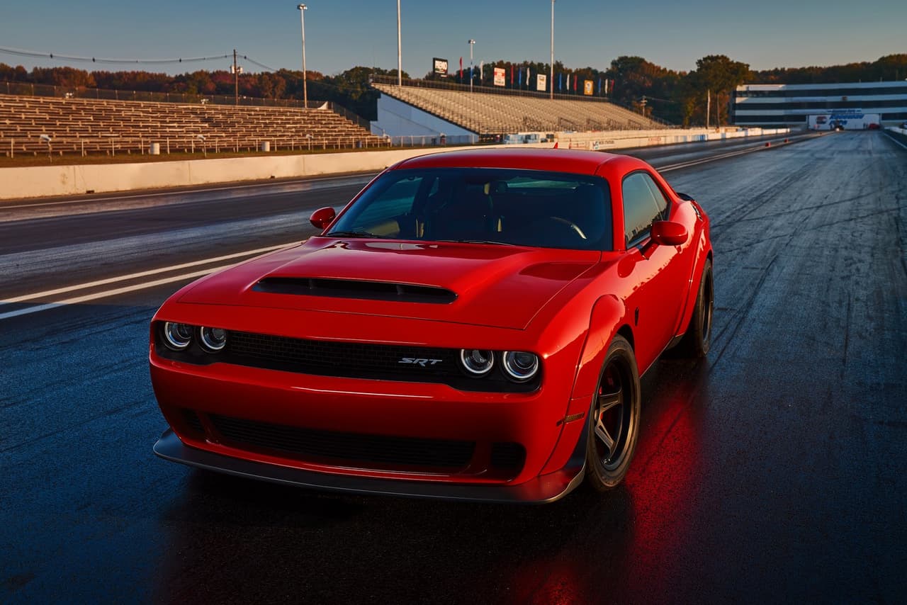 Dodge devela el Challenger SRT Demon, un auto de drag legal para la calle