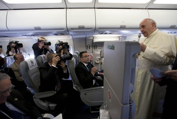 Al igual que en su viaje a Río de Janeiro, el Papa respondió a preguntas de los corresponsales de prensa.