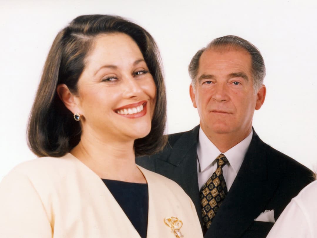 El 27 de enero del año 2000 comenzó a transmitirse por TV Azteca la telenovela 'Todo por amor'.