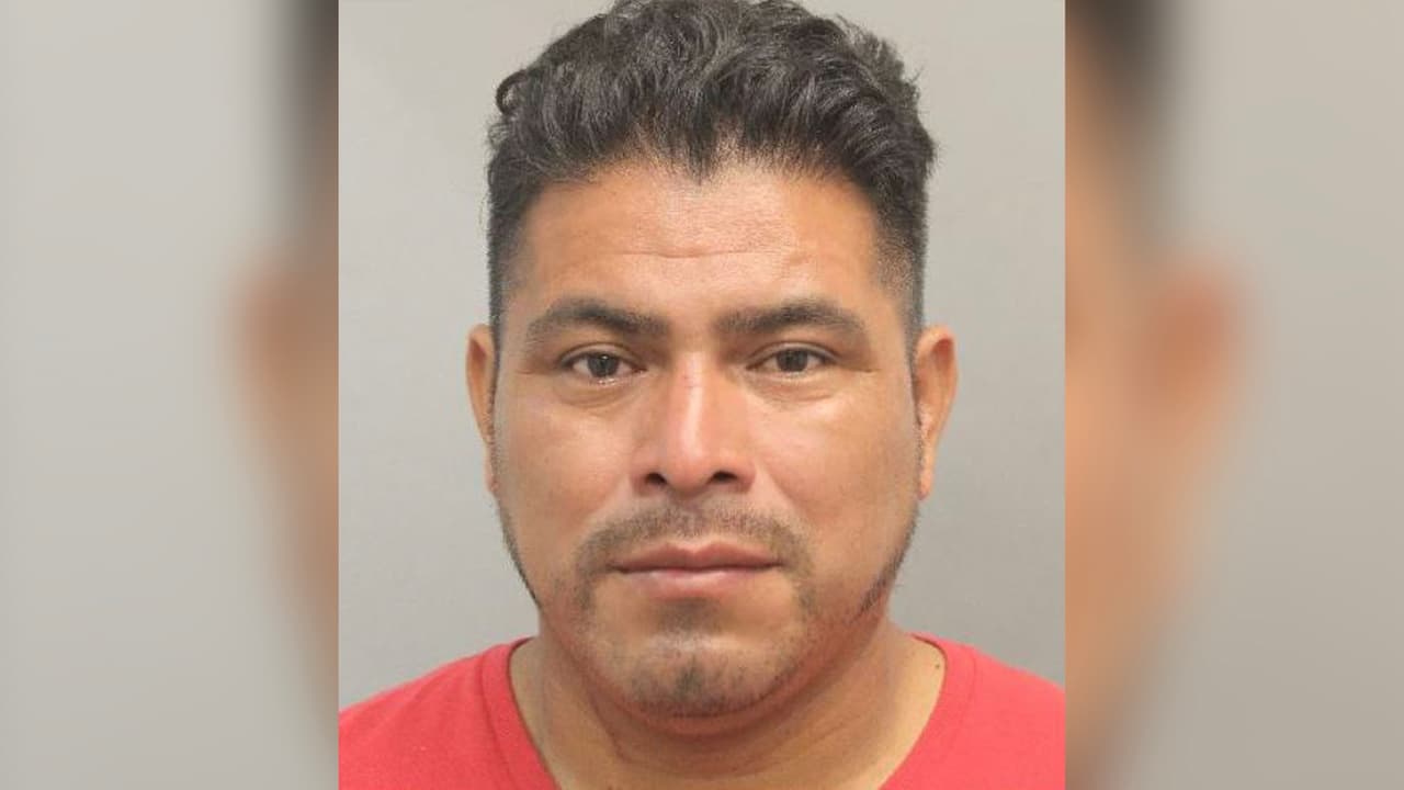 Acusan a hombre de agredir a un hispano hasta hacerle perder sus dientes frontales