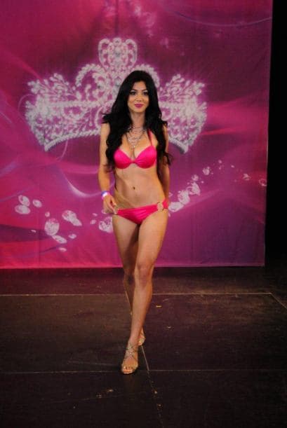 María Elena Anaya es una mexicana que disfruta del mundo del entretenimiento. Le gusta actuar, conducir e imitar. Se considera una chica humilde, de buenos sentimentos y con una personalidad muy definida.