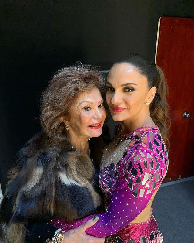 "Con mi madre en el hospital, lo que tenía, más [otras cosas], fue un momento difícil: sí, sí tuve depresión profunda mucho tiempo", contó.
<br>