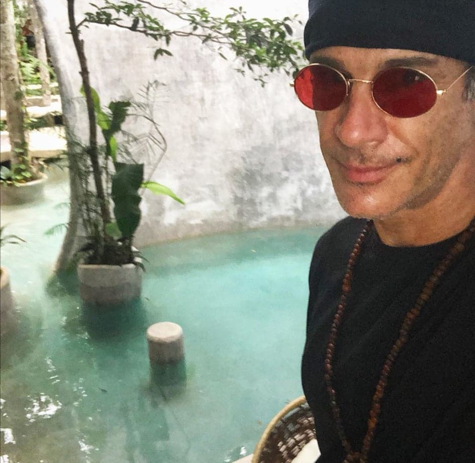 "Me gustaría darles experiencias a nuevas generaciones, por eso invertí, me asocié con el doctor Alvarius y lo que queremos es ayudar, de hecho 
<b>lo regalamos</b>", comentó.