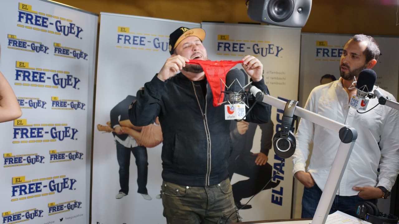 Roberto Tapia llegó al Free-guey show con nuevo sencillo y se armó tremenda fiesta.