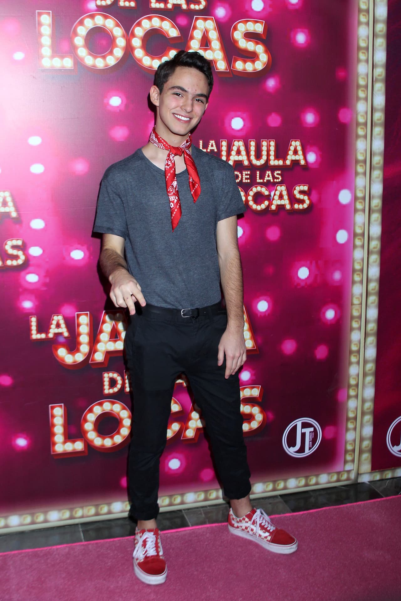 “A esta Tierra le falta mucho amor y falta que la gente escuche un poquito más”, afirmó.