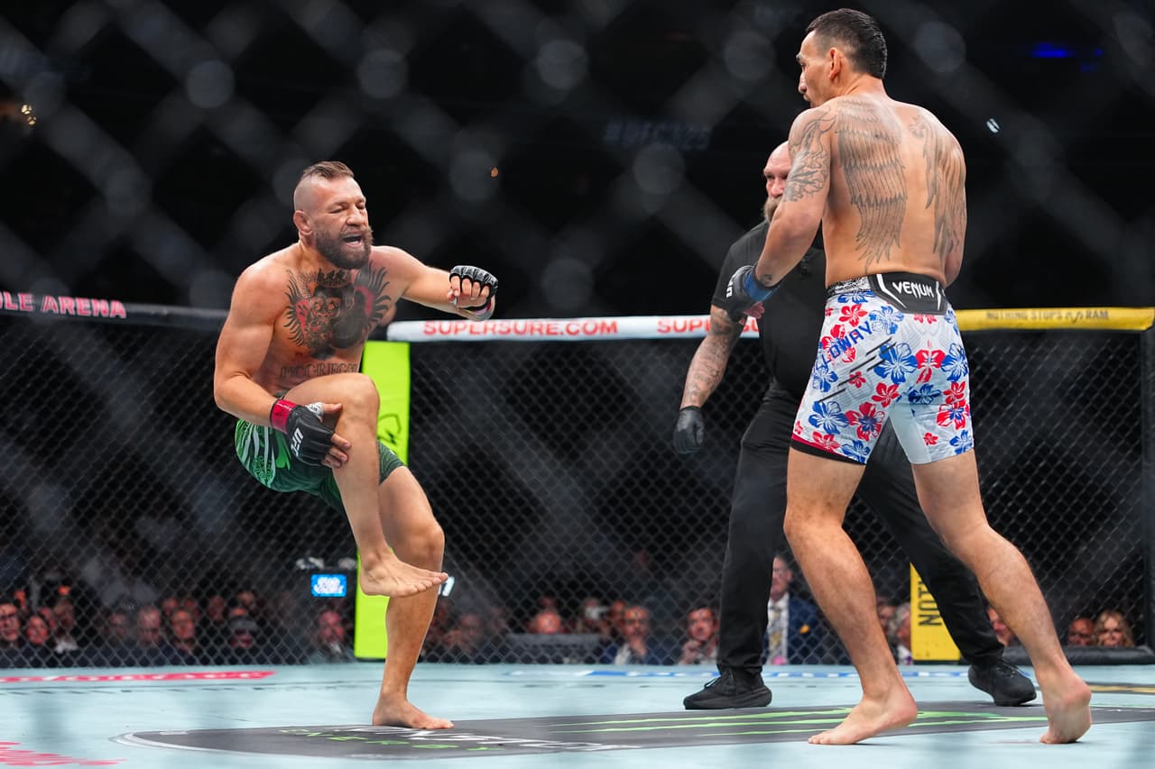Conor McGregor decepciona en regreso a UFC y se lesiona en segundos