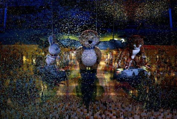 Un oso polar, una liebre y un leopardo de las nieves.