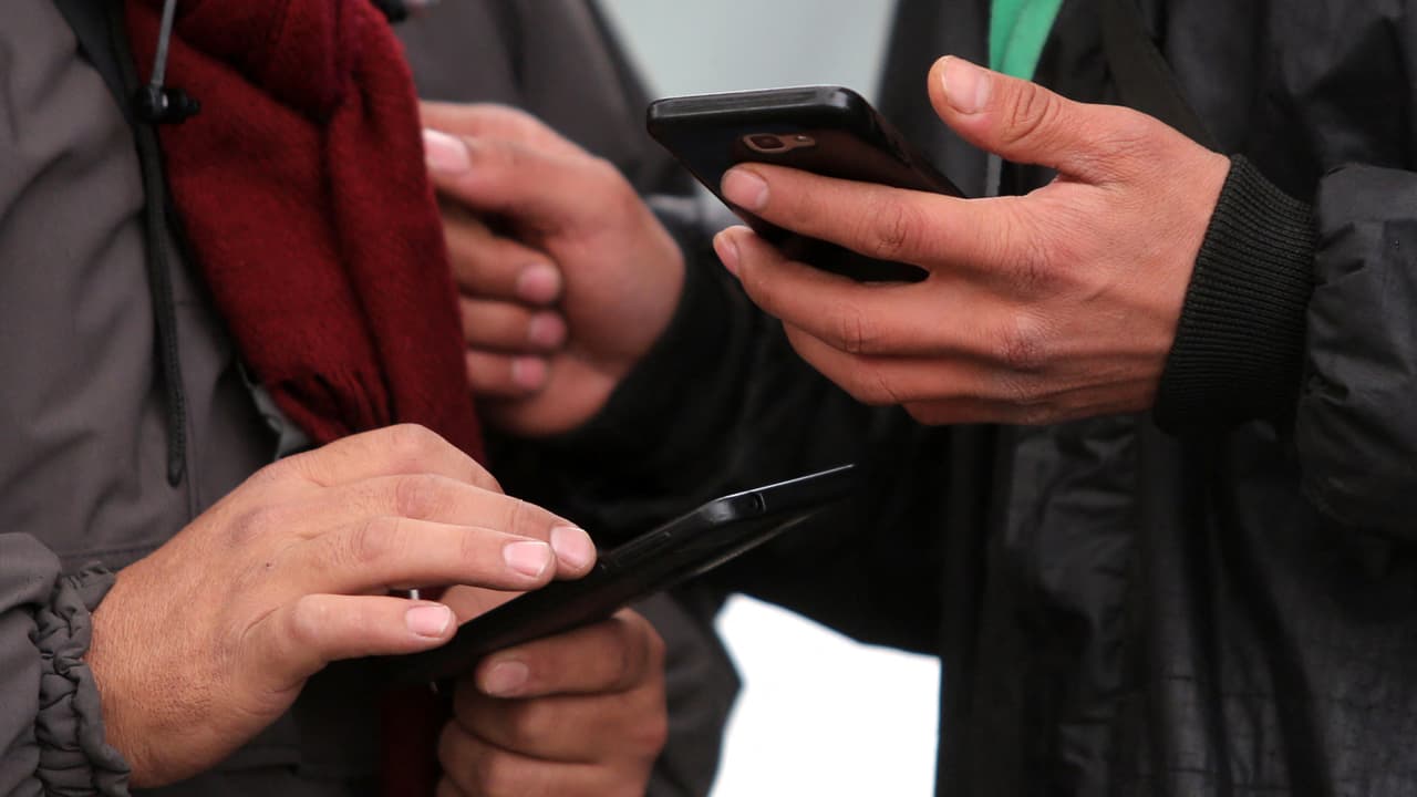 ¿Utilizas aplicaciones de citas? Estos consejos de seguridad te pueden evitar dolores de cabeza