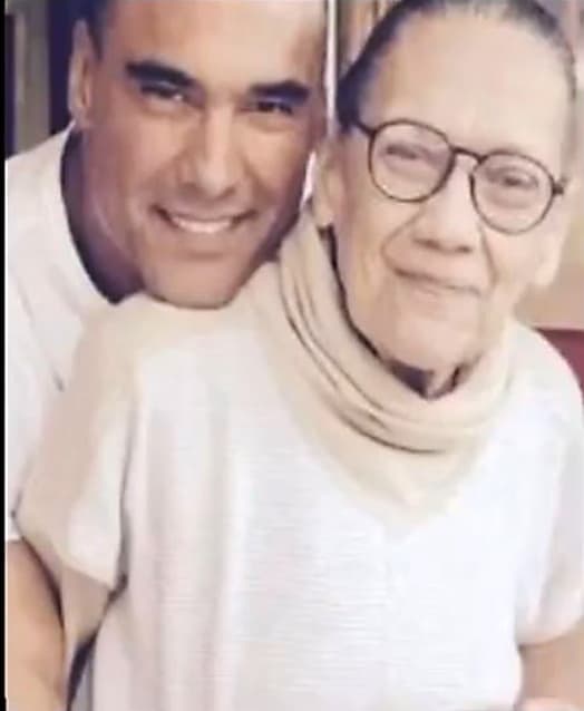 El actor añadió: “Hay personas que ingresan a un hospital por meses y están llenos de mangueras y tubos, es dolor lo que están viviendo, en lugar de estar viviendo”.