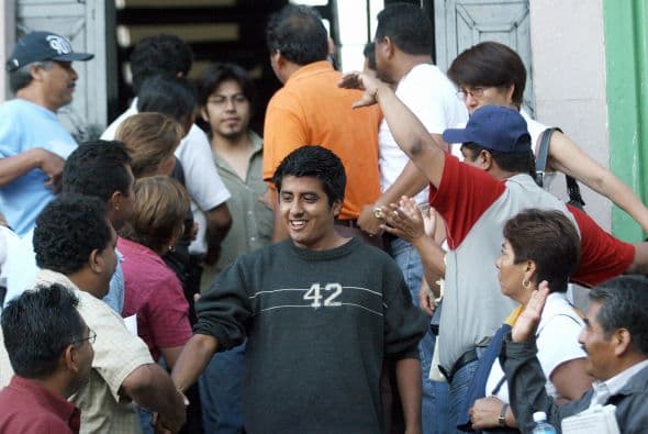 Pero el sindicato calificó esas respuestas como "mínimas e insuficientes" y anunció el establecimiento de campamentos de protesta como los que paralizaron en el 2006 a la ciudad capital del estado del mismo nombre.