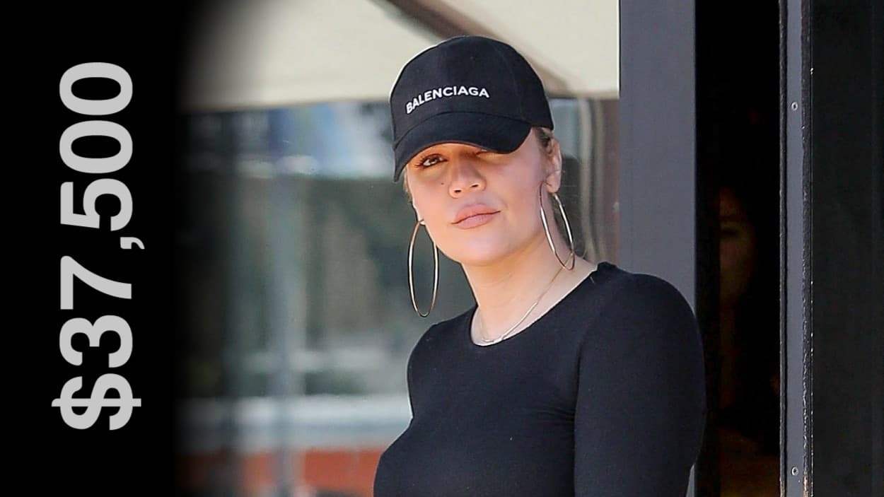 Khloé Kardashian, actualmente con un valor neto de 
<b>40 millones de dólares</b>, ganaría alrededor de 
<b>37,500 dólares al año</b> como 
<b>escritora</b>.
