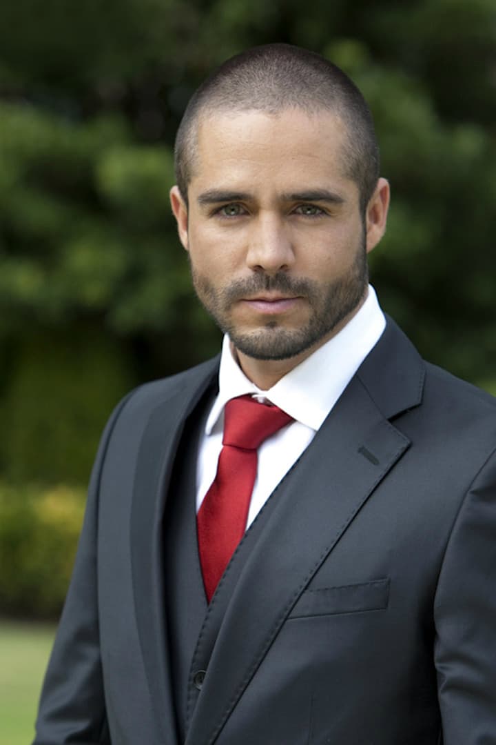 Un año más tarde fue uno de los galanes de Silvia Navarro en ‘Cuando me enamoro’ (2010), telenovela que puedes disfrutar en Galavisión de lunes a viernes 10AM/9C.