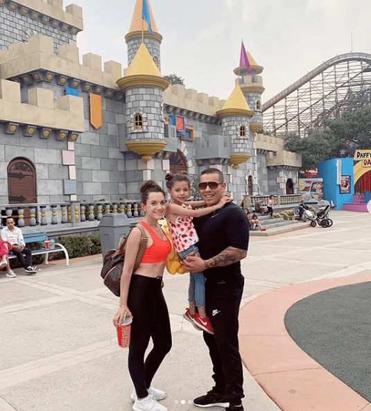 Luna contó con la compañía de sus papás, quienes también se divirtieron en esta salida.