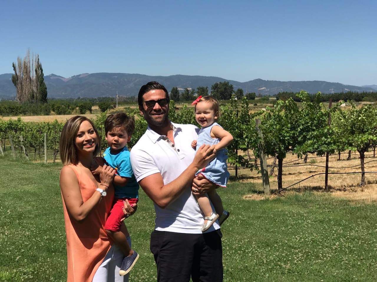 "Celebrando el tercer cumpleaños de mi príncipe Bruce. Cada día crece más nuestro amor por tí. Gracias por existir piojito hermoso", es el mensaje con el que compartió esta adorable imagen.