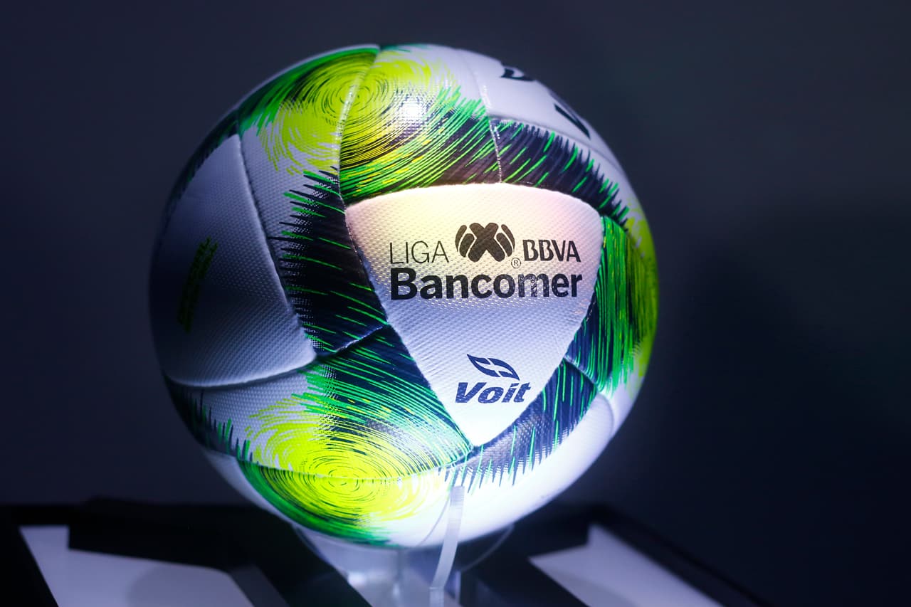 El fútbol mexicano mantiene así su línea de trabajo con la marca Voit, que ha sido la encargada de presentar los balones para los torneos locales.