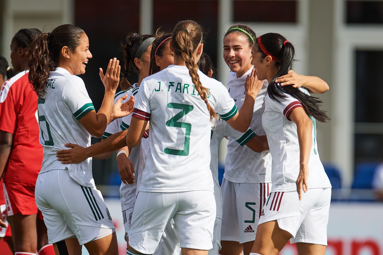 Con goles de Liliana Mercado, Stephany Mayor, Kiana Palacios, Jimena López y doblete de Renae Cuéllar, México gole y continúa con su paso perfecto rumbo a Tokio 2020.